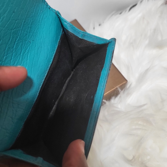 AUTHENTIC FULL INCLUSION GUCCI COMPACT WALLET - Picture 10 of 10